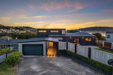 Photo of property in 7 Ayr Place, Papakowhai, Porirua, 5024
