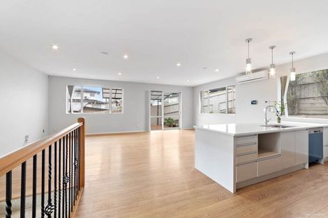 Photo of property in 71 Tamahere Drive, Glenfield, Auckland, 0629