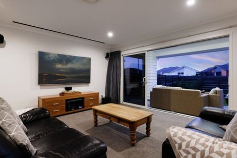 Photo of property in 7 Hoiho Place, Papamoa, 3118