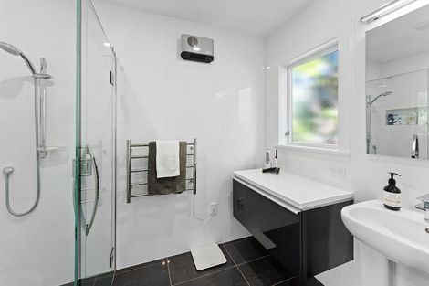 Photo of property in 16 Rauparaha Street, Waikanae Beach, Waikanae, 5036