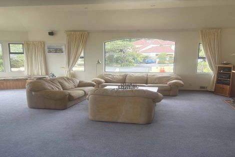 Photo of property in 19 George Gee Drive, Korokoro, Lower Hutt, 5012