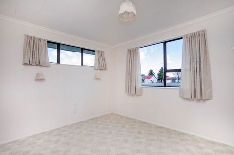 Photo of property in 9 Mcphee Street, Dannevirke, 4930