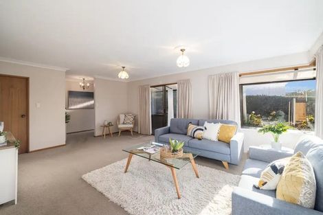 Photo of property in 2/47a Main Road, Redcliffs, Christchurch, 8081