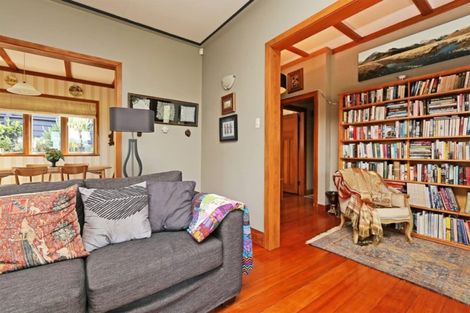 Photo of property in 10 Harvey Road, Bluff Hill, Napier, 4110