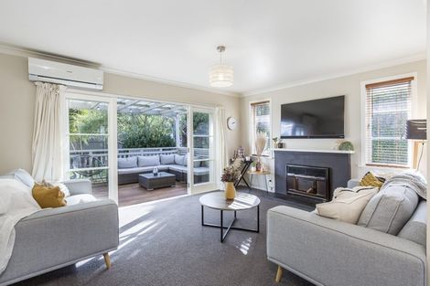Photo of property in 15 Graham Avenue, Te Atatu Peninsula, Auckland, 0610