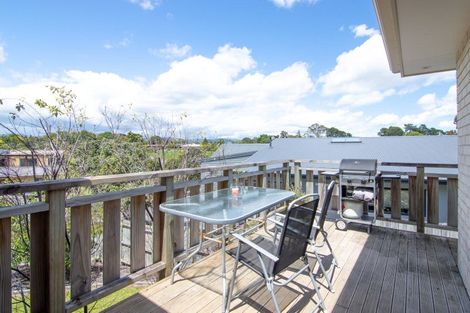 Photo of property in 9 Ruapehu Drive, Fitzherbert, Palmerston North, 4410