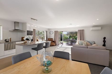 Photo of property in 51 Lakeside Drive, Orewa, 0931