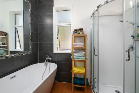 Photo of property in 2 Doon Street, Vauxhall, Dunedin, 9013