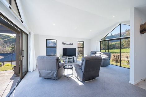 Photo of property in 10 Old Farm Road, Stoke, Nelson, 7011