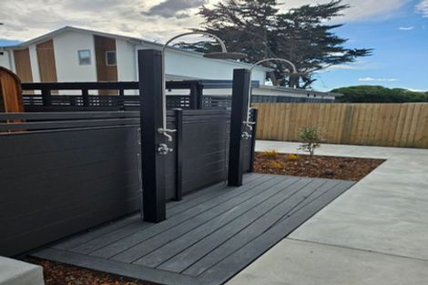 Photo of property in 2/62 Bowhill Road, New Brighton, Christchurch, 8083