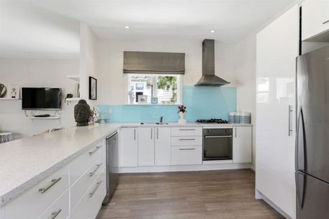 Photo of property in 16 Perry Street, Papanui, Christchurch, 8053