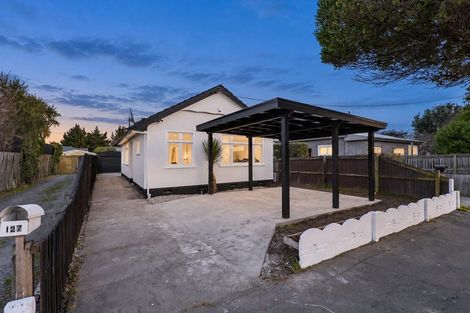Photo of property in 127 Bowhill Road, New Brighton, Christchurch, 8083