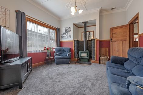 Photo of property in 42 Kingswood Street, Takaro, Palmerston North, 4412