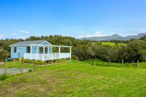 Photo of property in 1581 Carrington Road, Hurworth, New Plymouth, 4371