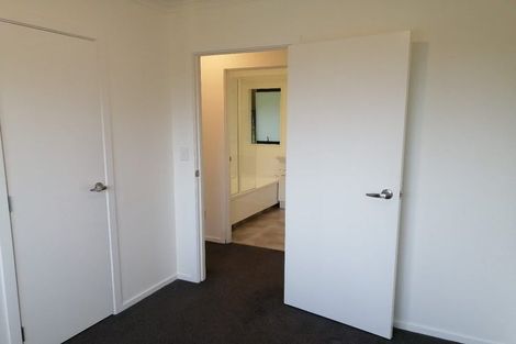 Photo of property in 5 Kemp Road, Massey, Auckland, 0614