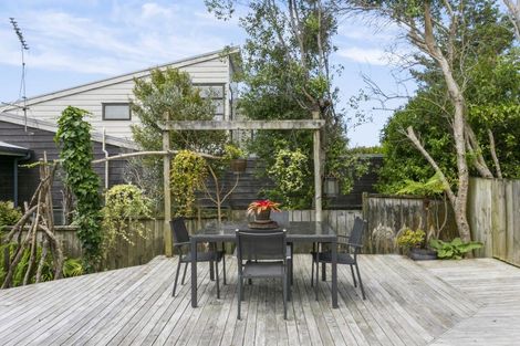 Photo of property in 70 Saddleback Rise, Murrays Bay, Auckland, 0630