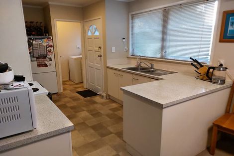 Photo of property in 14 Barnfield Place, Glendene, Auckland, 0602