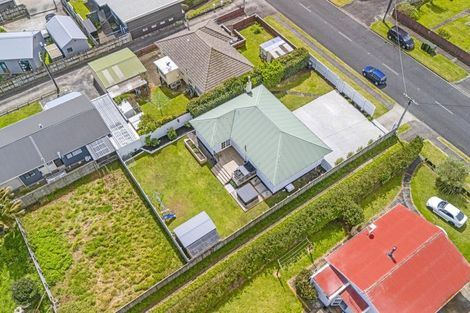 Photo of property in 130 Seaview Road, Westown, New Plymouth, 4310