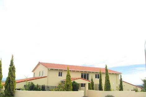 Photo of property in 14 Highcrest Heights, Westmorland, Christchurch, 8025