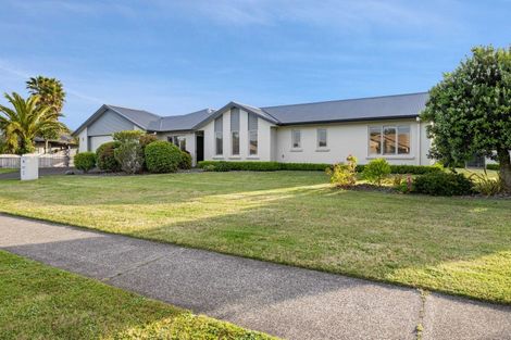 Photo of property in 2 Lamia Grove, Papamoa Beach, Papamoa, 3118