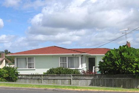 Photo of property in 2/34 Sunset Road, Unsworth Heights, Auckland, 0632