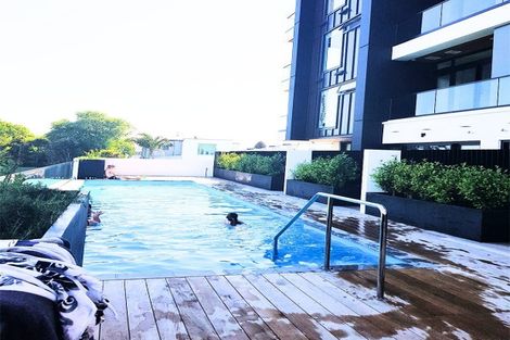 Photo of property in Frank Sargeson Apts, 404/74 Anzac Street, Takapuna, Auckland, 0622