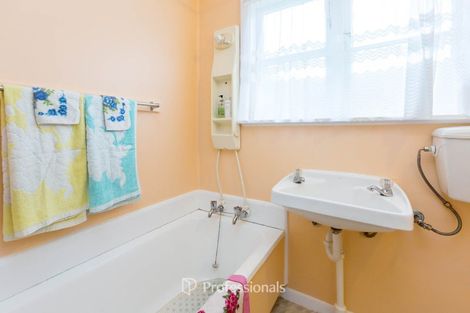 Photo of property in 21 Hay Street, Wainuiomata, Lower Hutt, 5014