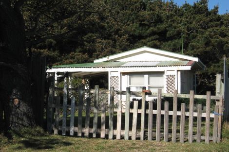 Photo of property in 50 Himatangi Street, Himatangi Beach, Foxton, 4891