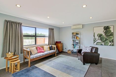 Photo of property in 9 Oxnam Place, Foxton Beach, Foxton, 4815
