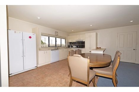 Photo of property in 13 Neta Grove, Henderson, Auckland, 0612