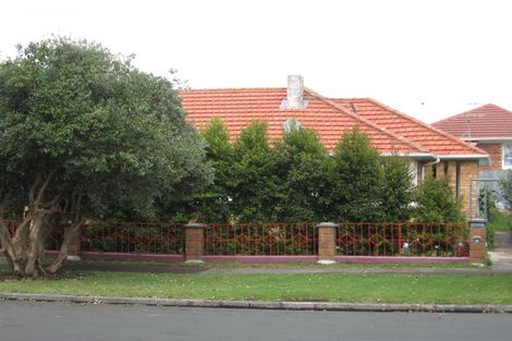 Photo of property in 2 Watson Avenue, Sandringham, Auckland, 1025