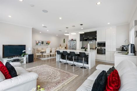 Photo of property in 20 Drumbuoy Drive, Flat Bush, Auckland, 2019