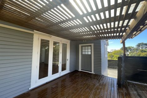 Photo of property in 80 Kaurilands Road, Titirangi, Auckland, 0604