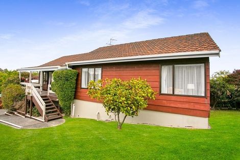 Photo of property in 6 Elizabeth Drive, West Harbour, Auckland, 0618