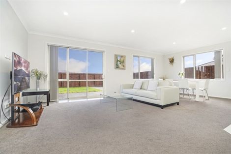 Photo of property in 4 Waltham Place, Rototuna North, Hamilton, 3210