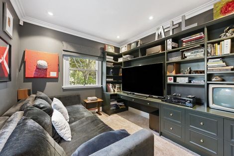 Photo of property in 14 Homewood Avenue, Karori, Wellington, 6012