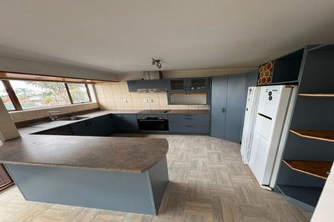 Photo of property in 11 Ian Place, Glendene, Auckland, 0602