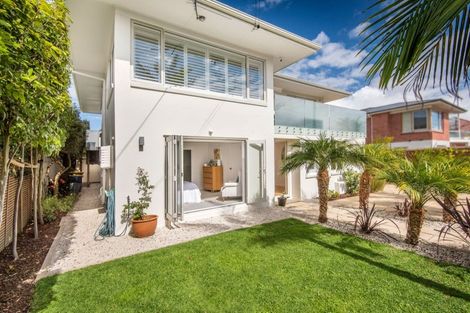 Photo of property in 2/41 Merani Street, Narrow Neck, Auckland, 0622