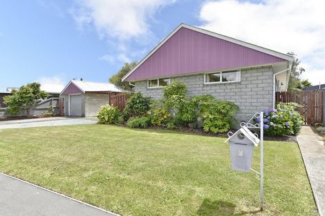 Photo of property in 6 Coates Place, Rangiora, 7400