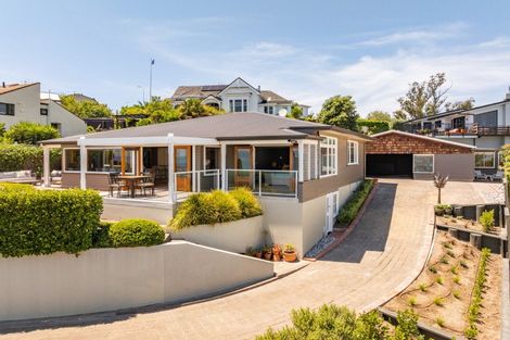 Photo of property in 135 Thompson Road, Bluff Hill, Napier, 4110