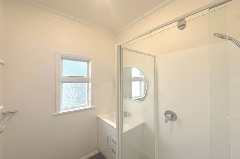 Photo of property in 18-18a Ludlam Crescent, Woburn, Lower Hutt, 5010