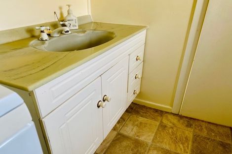 Photo of property in 9a Kirton Crescent, Manurewa, Auckland, 2102