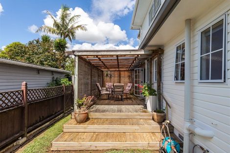 Photo of property in 56 Tiraumea Drive, Pakuranga, Auckland, 2010