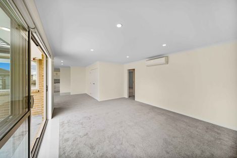 Photo of property in 22 Lamborn Drive, Papakura, 2110