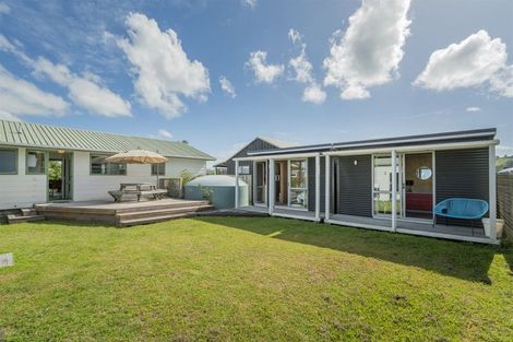 Photo of property in 23 Hawk Hill Crescent, Cooks Beach, Whitianga, 3591