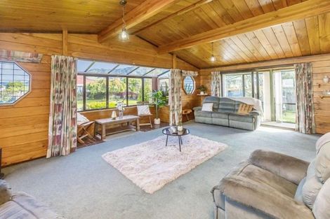 Photo of property in 8 Roband Crescent, Brown Owl, Upper Hutt, 5018