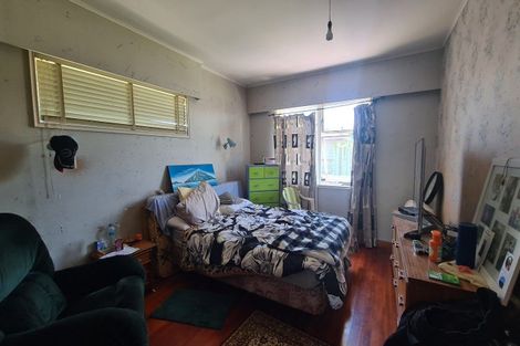 Photo of property in 17 Fox Street, Opunake, 4616