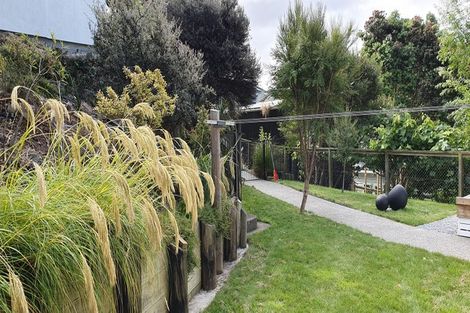 Photo of property in 17 Albert Street, Island Bay, Wellington, 6023