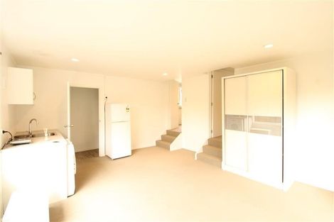 Photo of property in 28 Tamahere Drive, Glenfield, Auckland, 0629