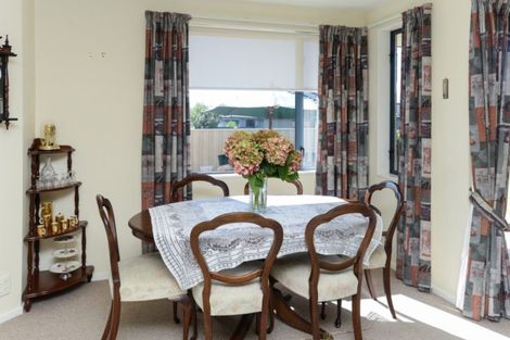 Photo of property in 10 Amner Place, Havelock North, 4130